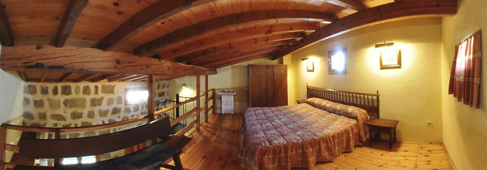 Rincón del Centeno. Dormitorio abalconado